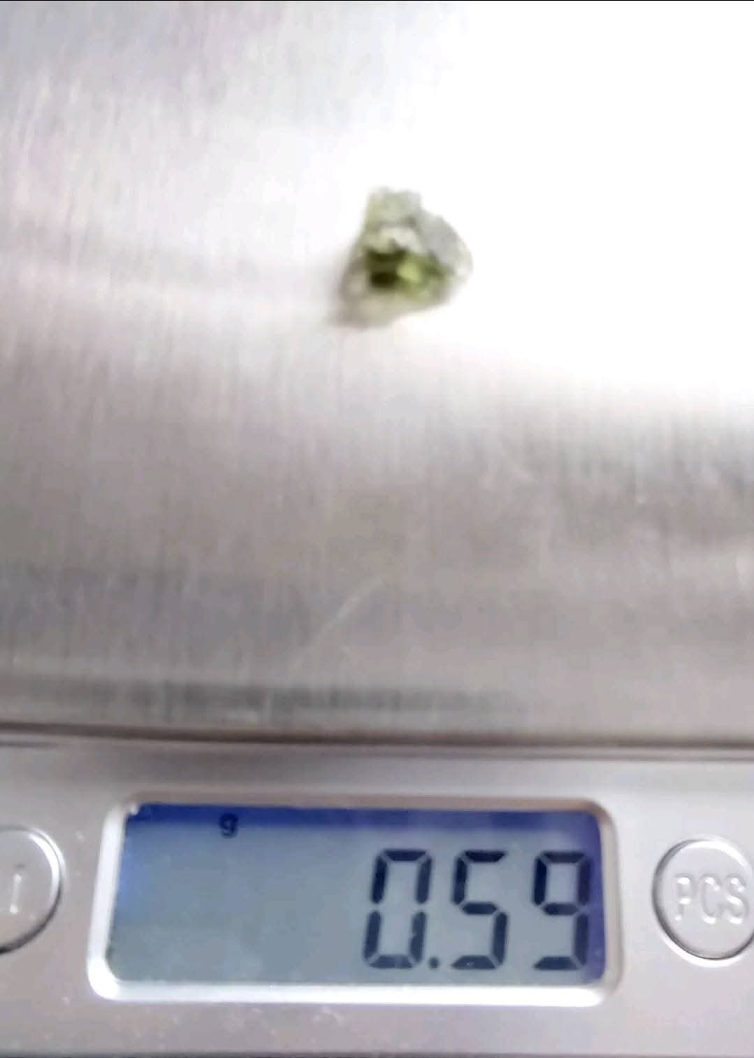 Moldavite Piece, 0.59g, Tektite (Ref: E168)