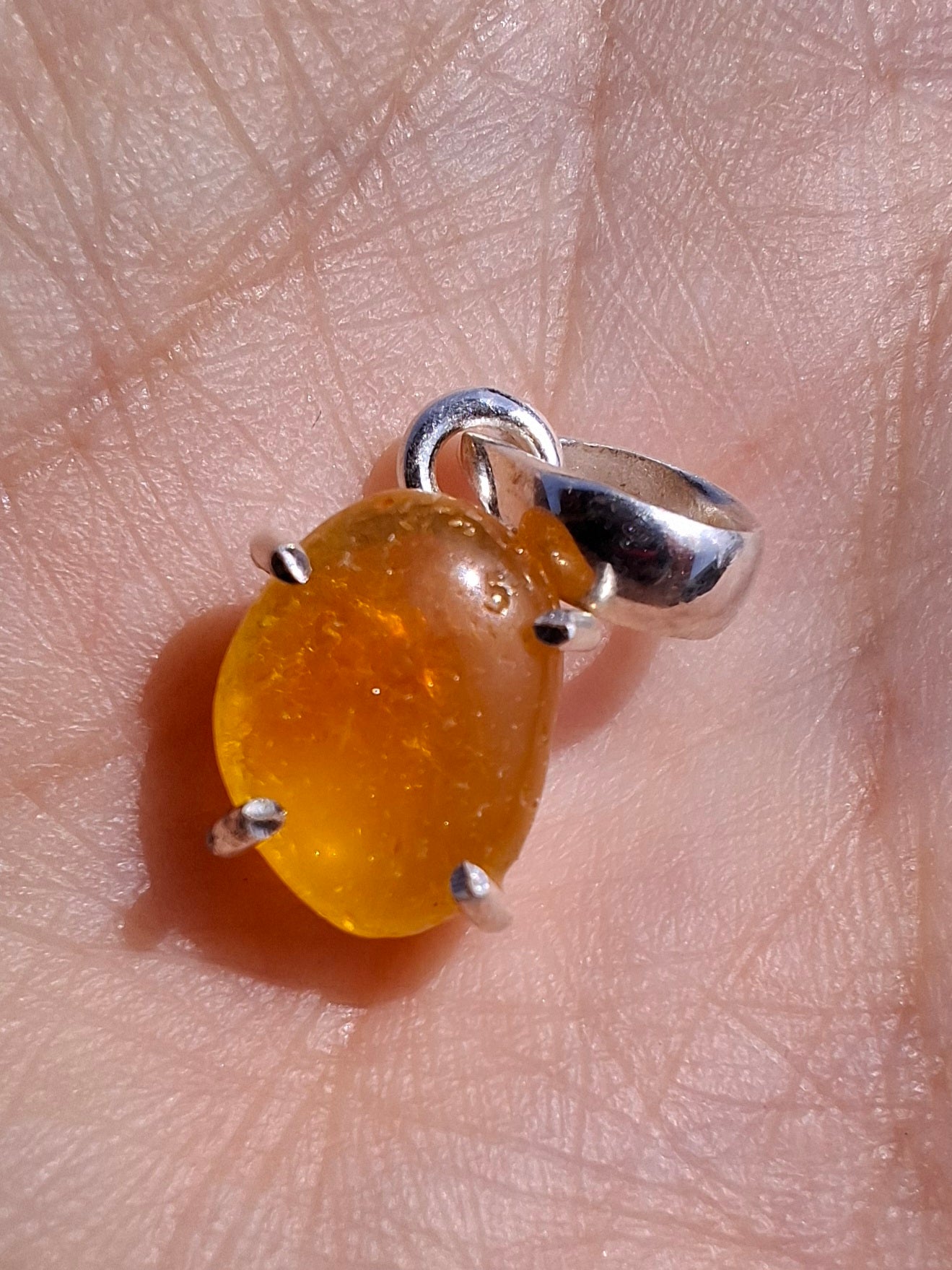 Baltic Amber Pendant, 925 Silver, Fossil (Ref: AP26)