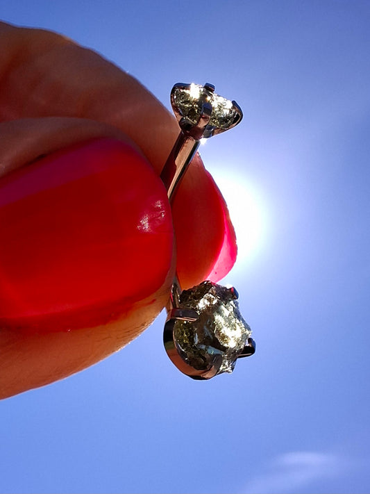 Moldavite (raw) BELLY BAR, 14G, Surgical Steel, Tektite (Ref: BB7)