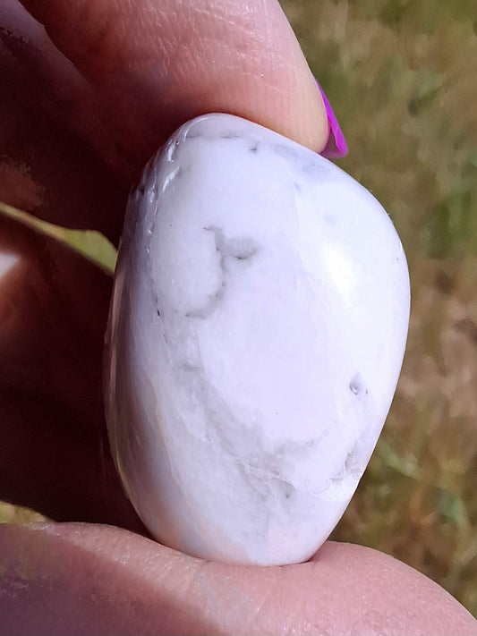 Howlite, Tumble Stone, Crystal (Ref: T41)