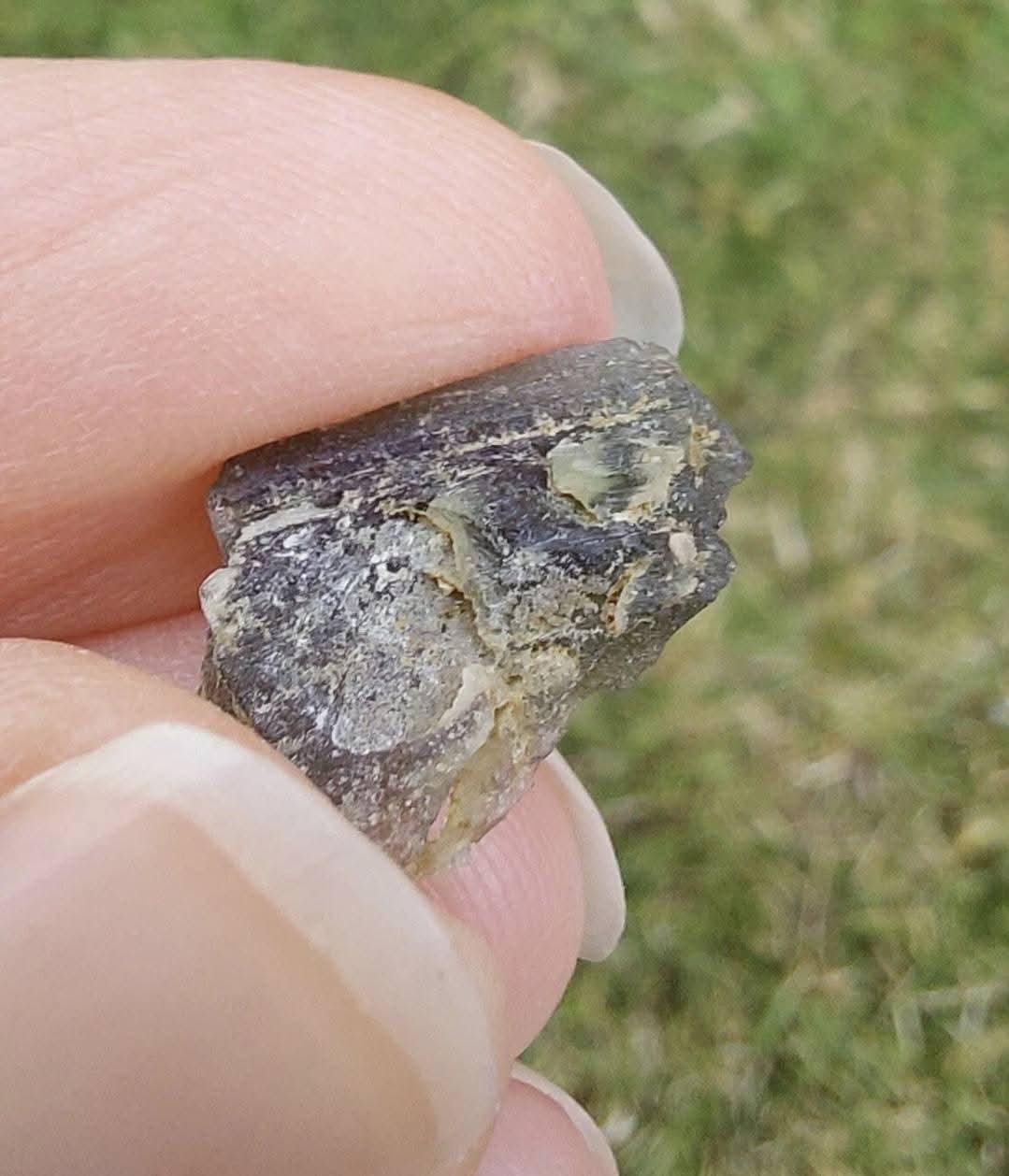 Moldavite Piece, 0.81g, Tektite (Ref: E164)