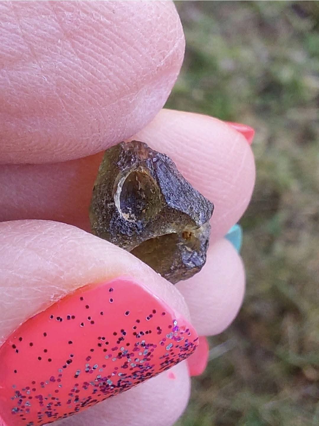 Moldavite Piece, 0.64g, Tektite (Ref: 1149)