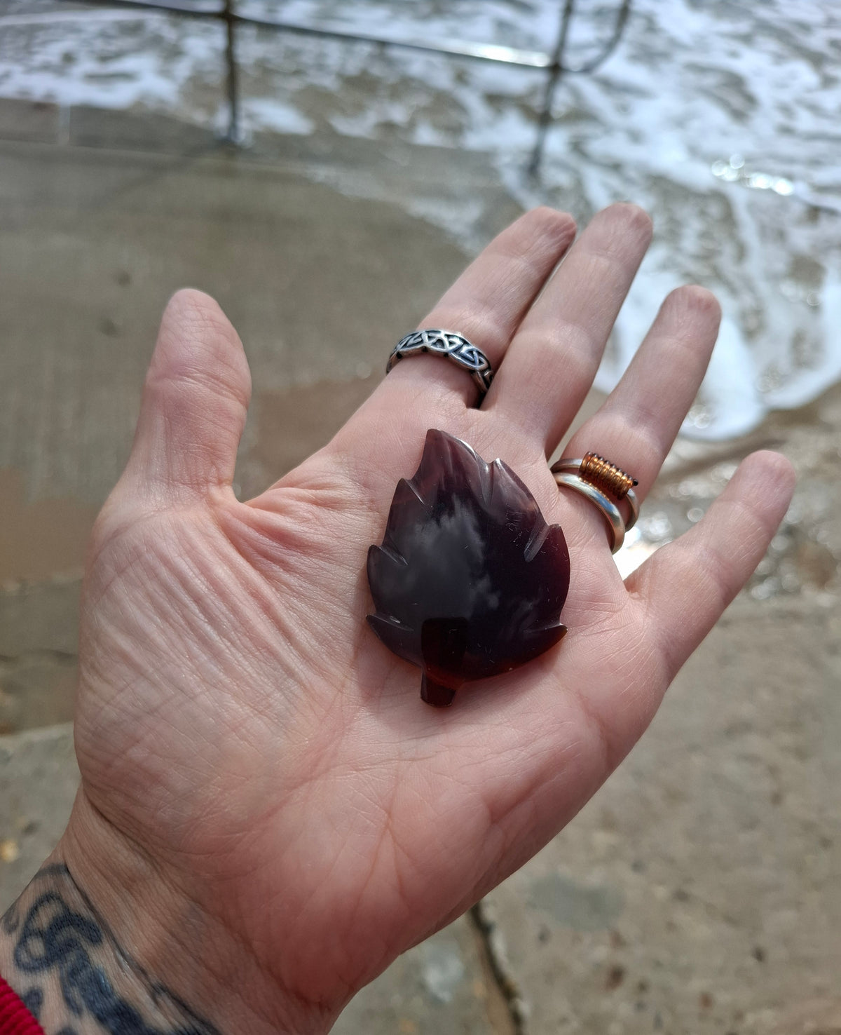 Red Amber Leaf Carving, 7.69g, Fossil (Ref: Leaf10)