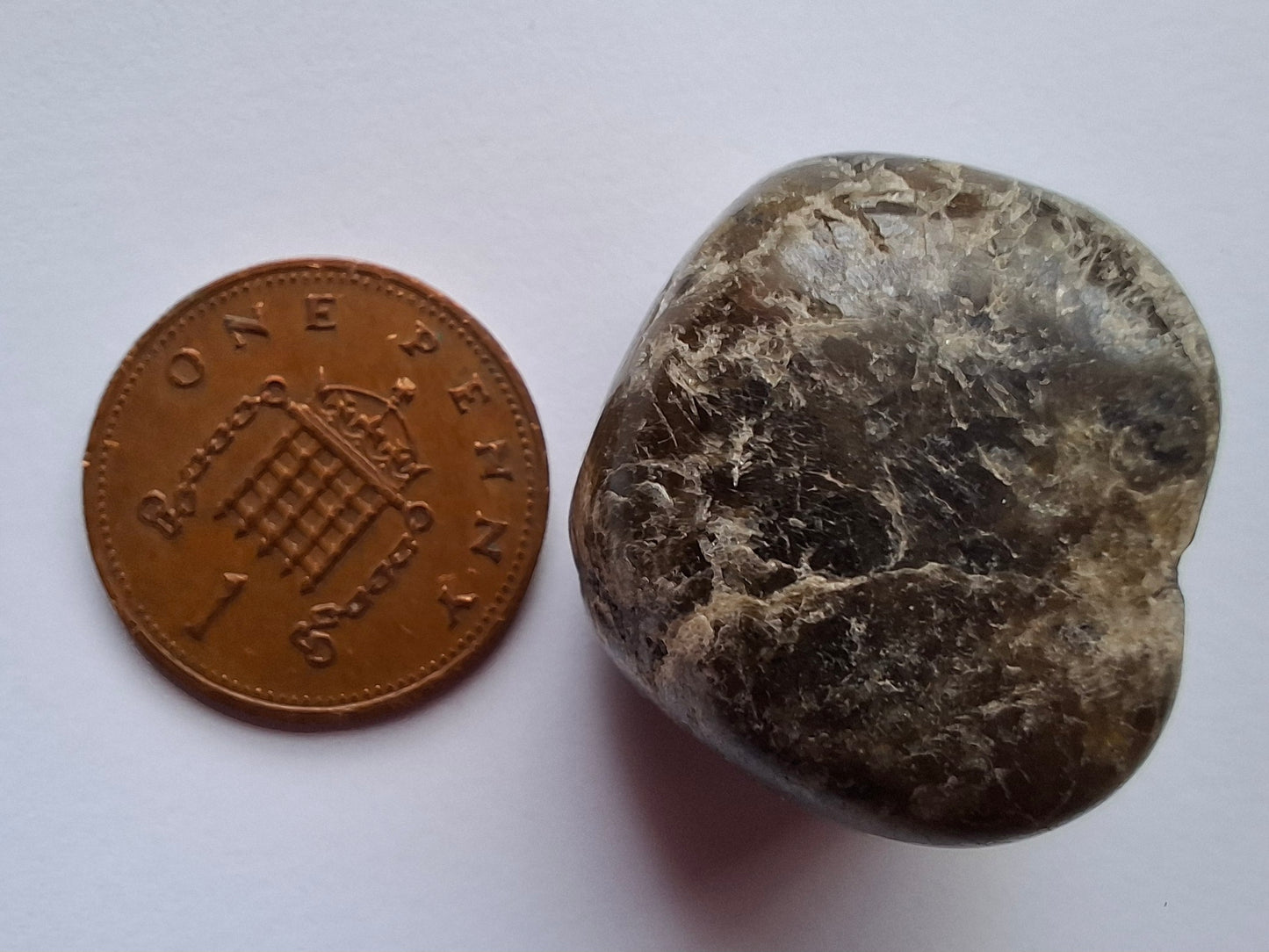 Labradorite, Tumble Stone, Crystal (Ref: T210)