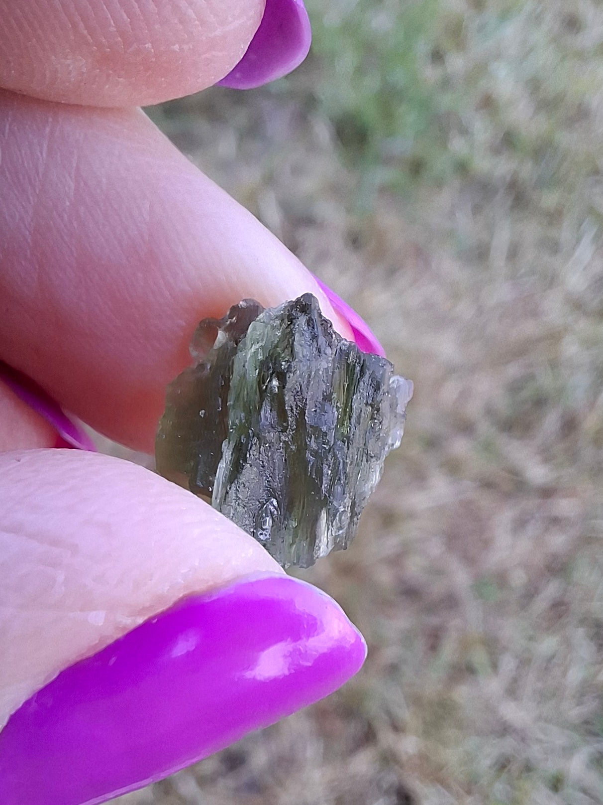 Moldavite Piece, 0.84g, Tektite (Ref: 1445)