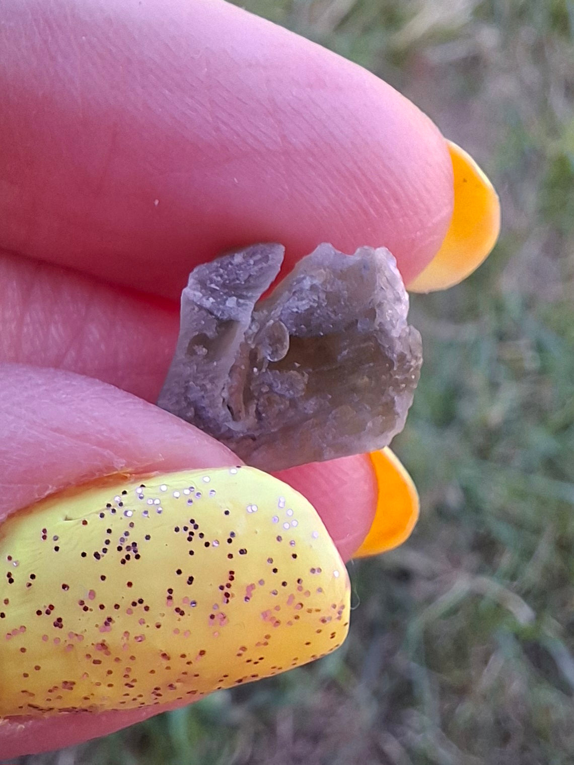 Moldavite Piece, 0.68g, Tektite (Ref: 1481)