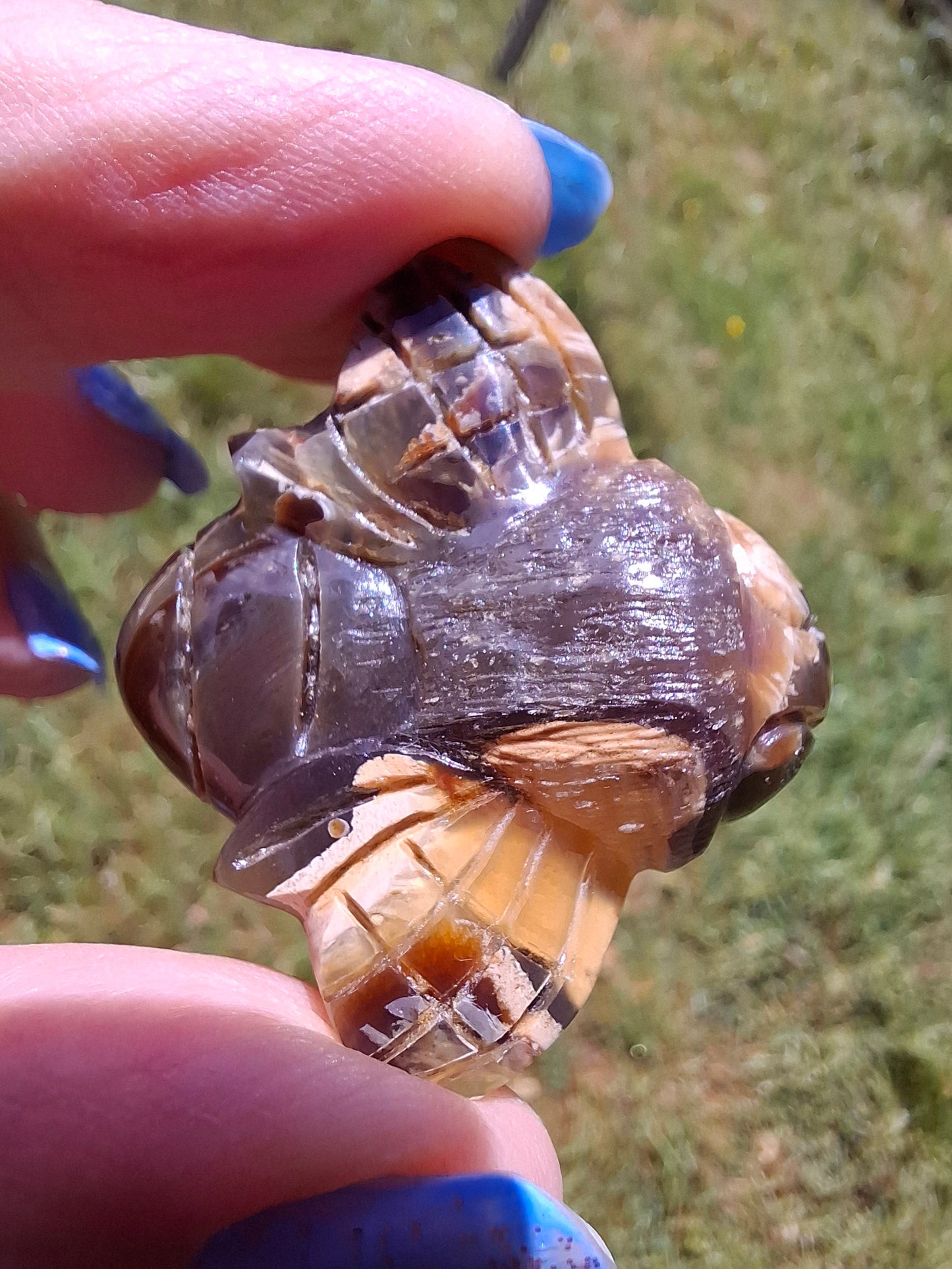 Red Amber Honey Bee Carving, 6.93g, Fossil (Ref: Bee33)