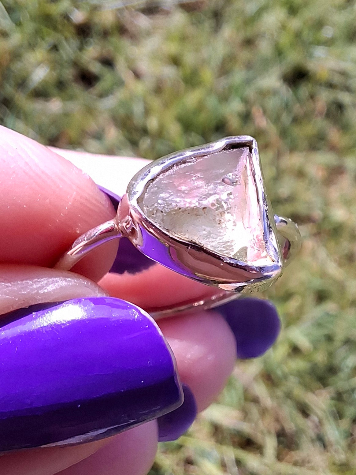 Libyan Desert Glass Ring, size small R, 925 Silver, Tektite (Ref: LR39)