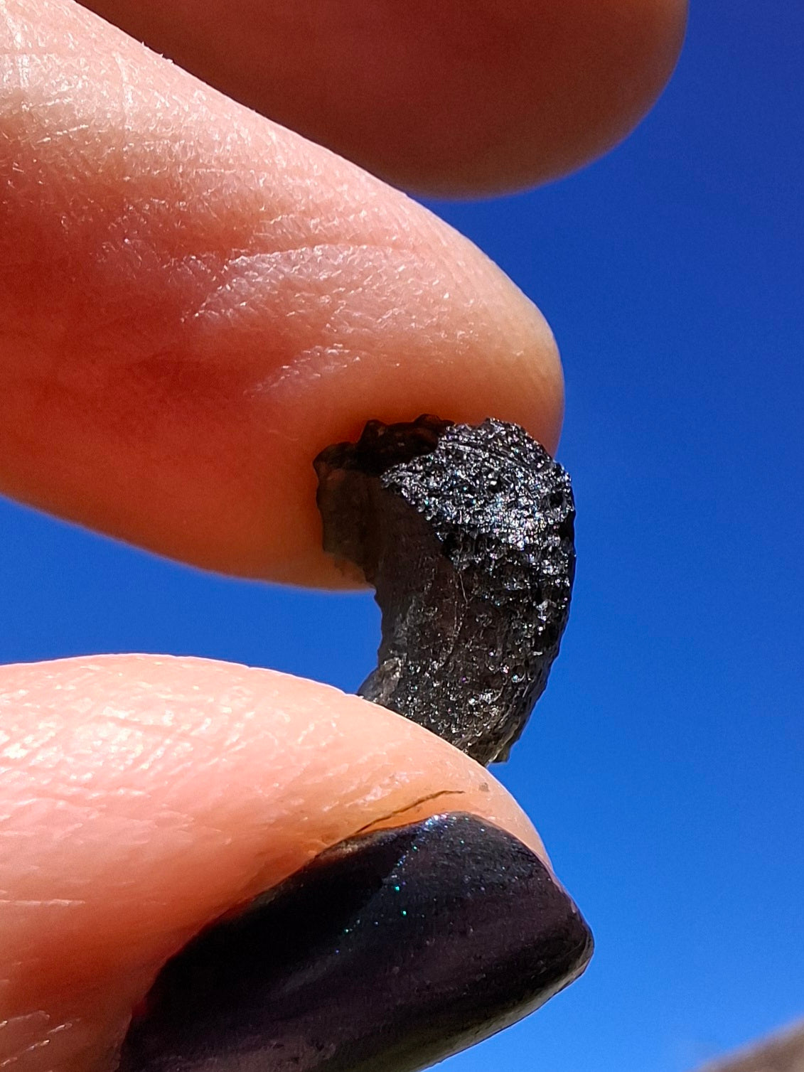Moldavite Piece, 0.81g, Tektite (Ref: 1400)