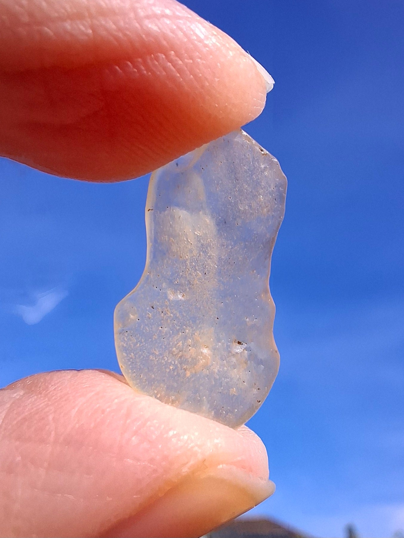 Libyan Desert Glass small Piece, 0.90g, Tektite (Ref: L1344)