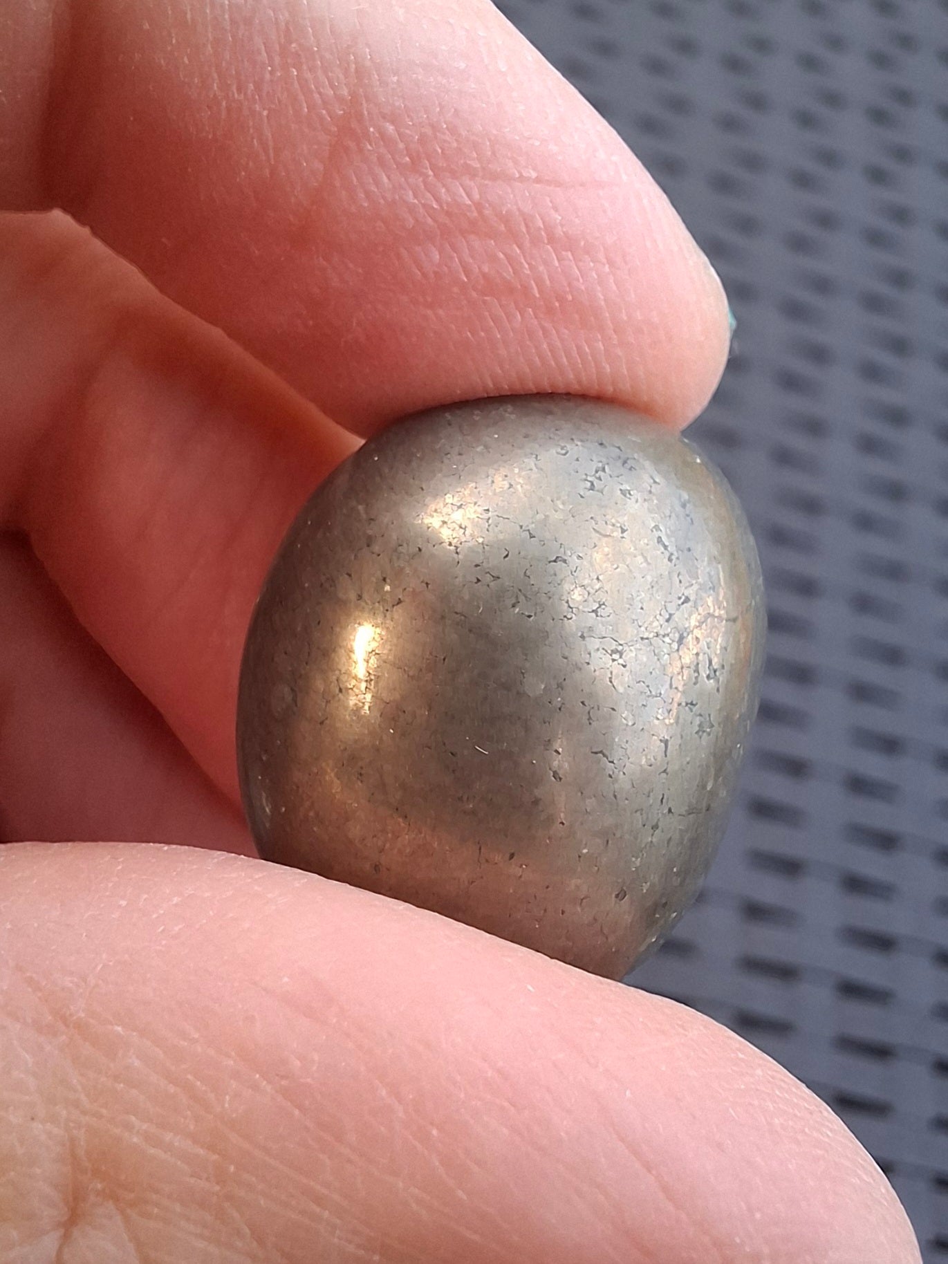 Apache Gold Tumble Stone, Crystal (Ref: T233)