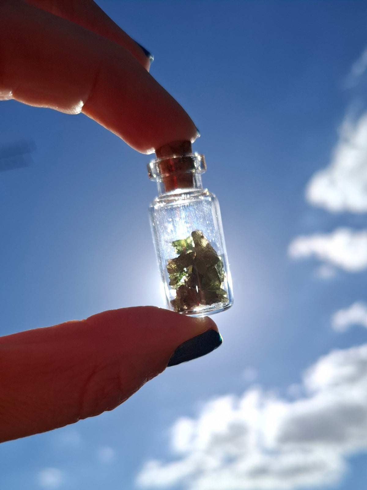 Moldavite Chips (2.00g) in 3ml Bottle, Tektite (Ref: B41)