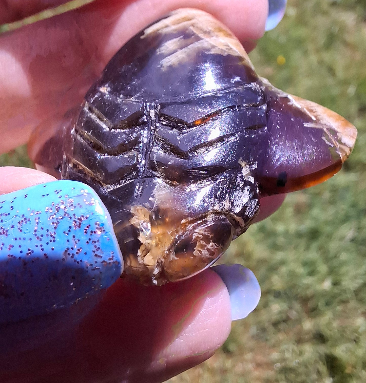 Red Amber Honey Bee Carving, 7.47g, Fossil (Ref: Bee37)