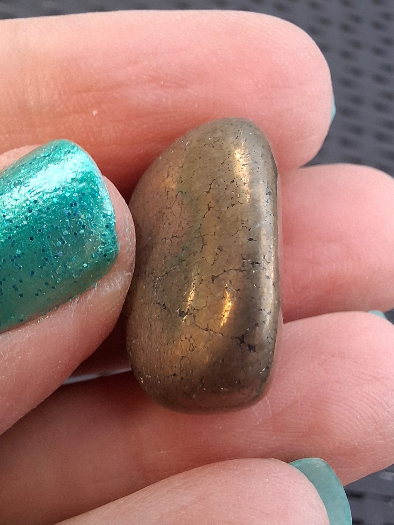 Apache Gold Tumble Stone, Crystal (Ref: T232)