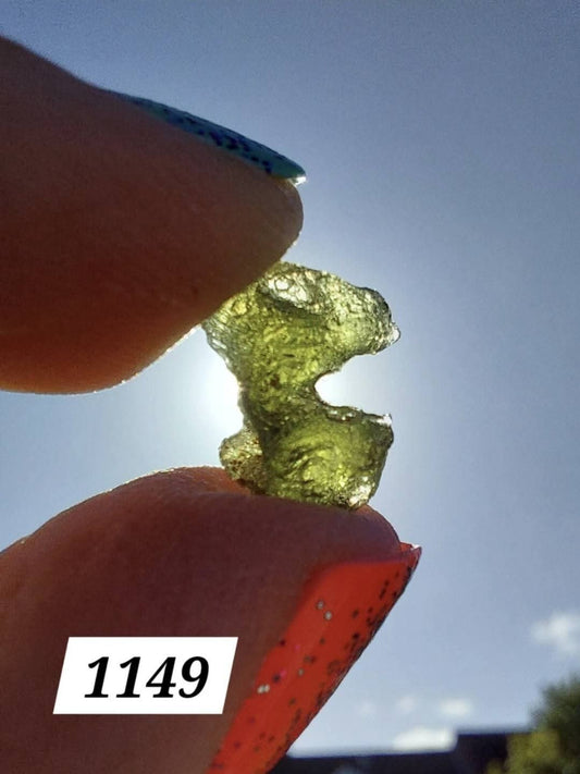 Moldavite Piece, 0.64g, Tektite (Ref: 1149)