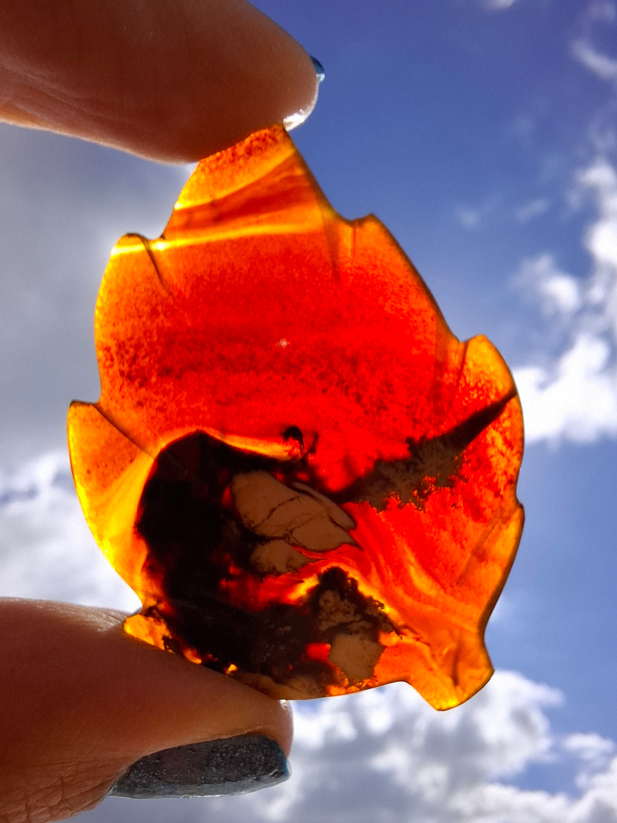 Red Amber Leaf Carving, 7.42g, Fossil (Ref: Leaf13)