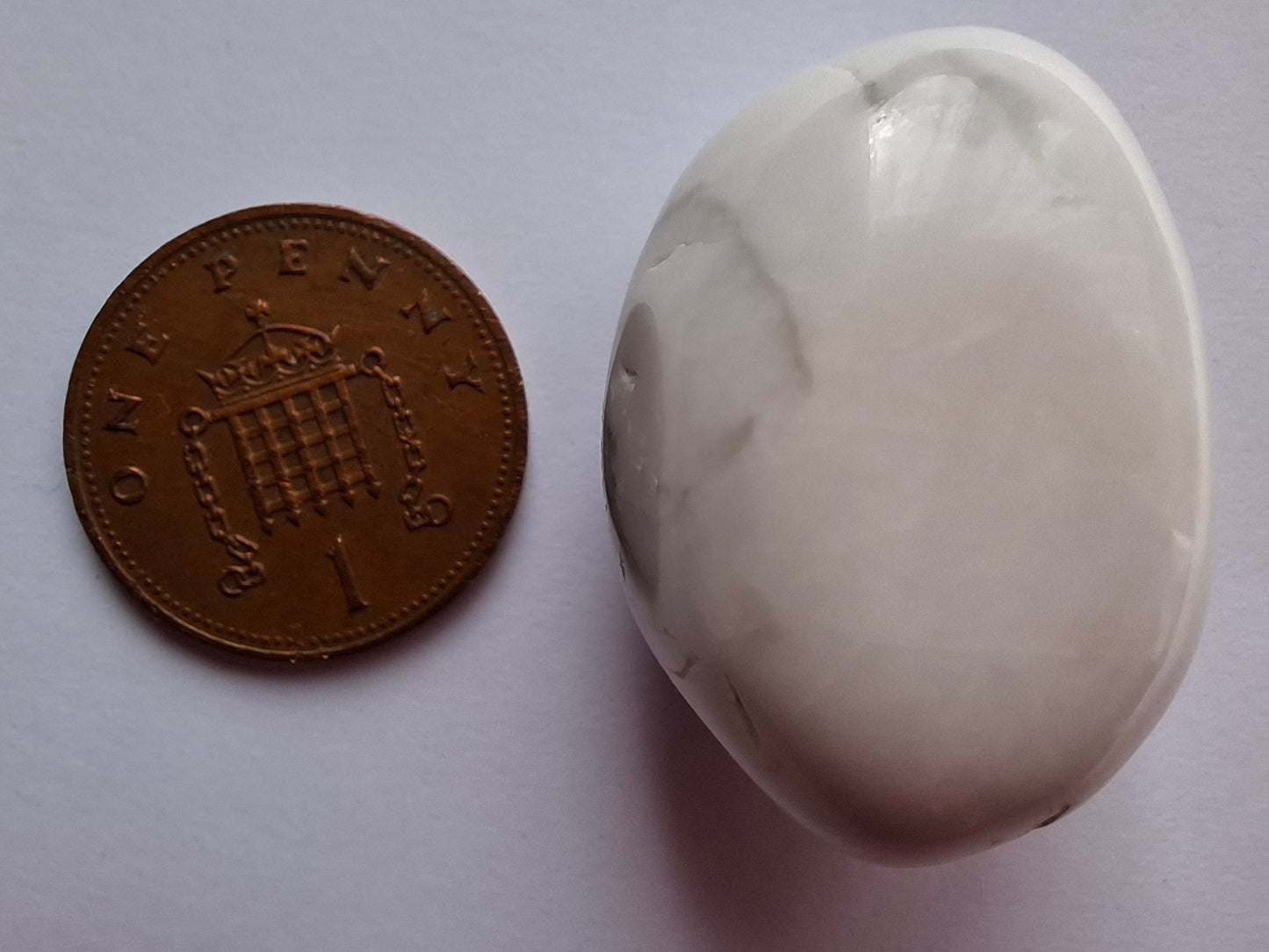 Howlite, Tumble Stone, Crystal (Ref: T38)