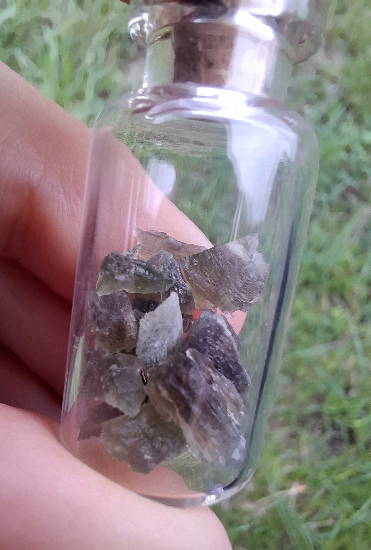 Moldavite Chips (2.00g) in 3ml Bottle, Tektite (Ref: B43)