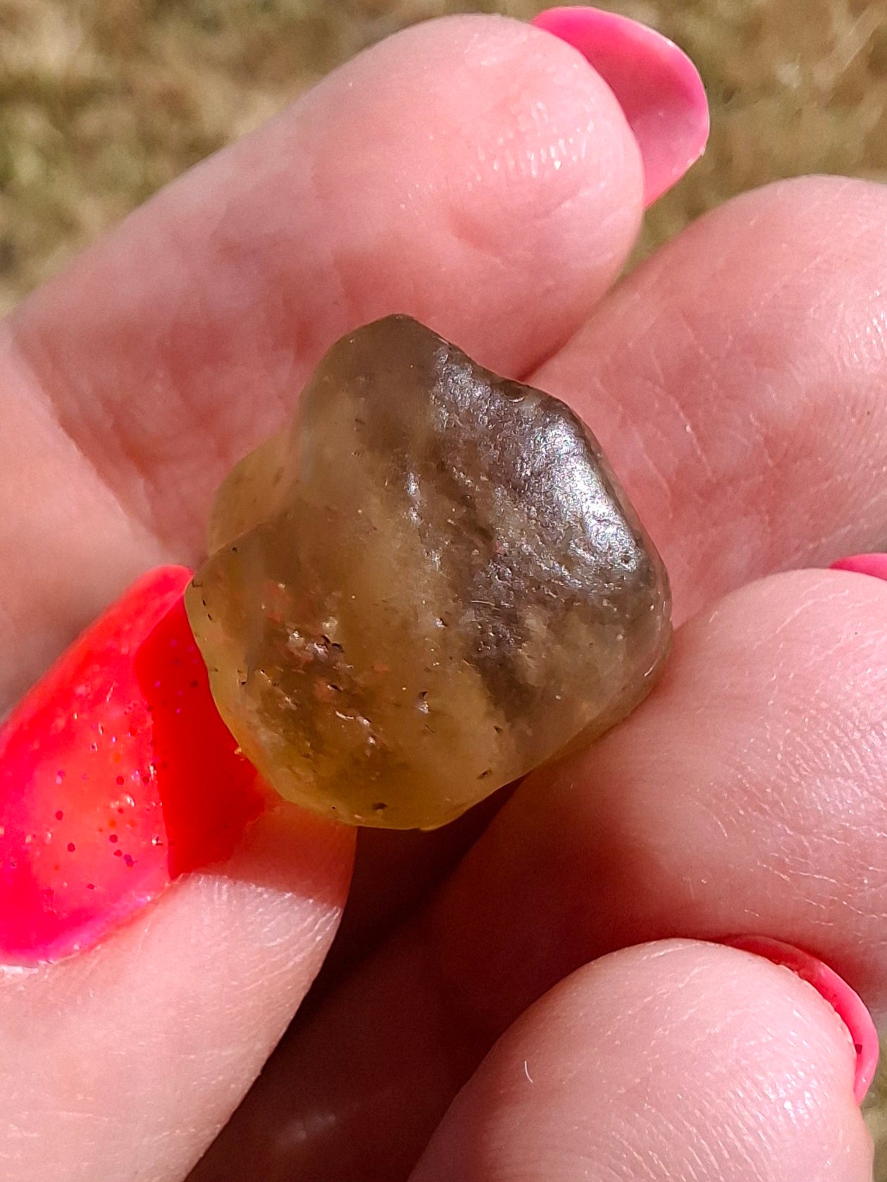 Libyan Desert Glass (darker) Piece, 4.92g, Tektite (Ref: L1364)