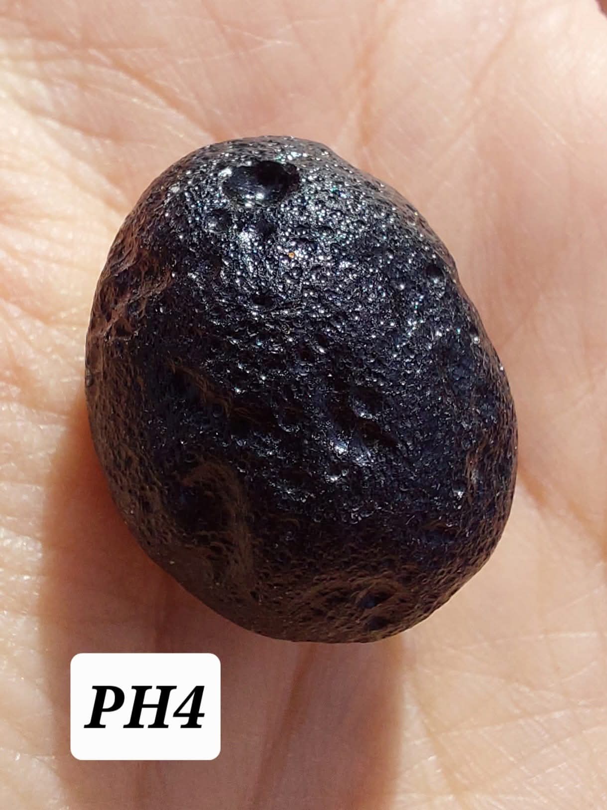 Philippinite (Rizalite), 11.42g, Tektite