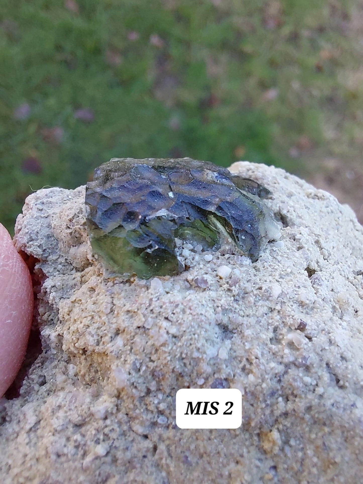 Moldavite In-Situ (in matrix), Besednice, Est 3.5-4g, Tektite (Ref: MIS2)