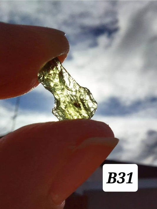 Moldavite Small Piece, 0.43g, Tektite (Ref: B31)