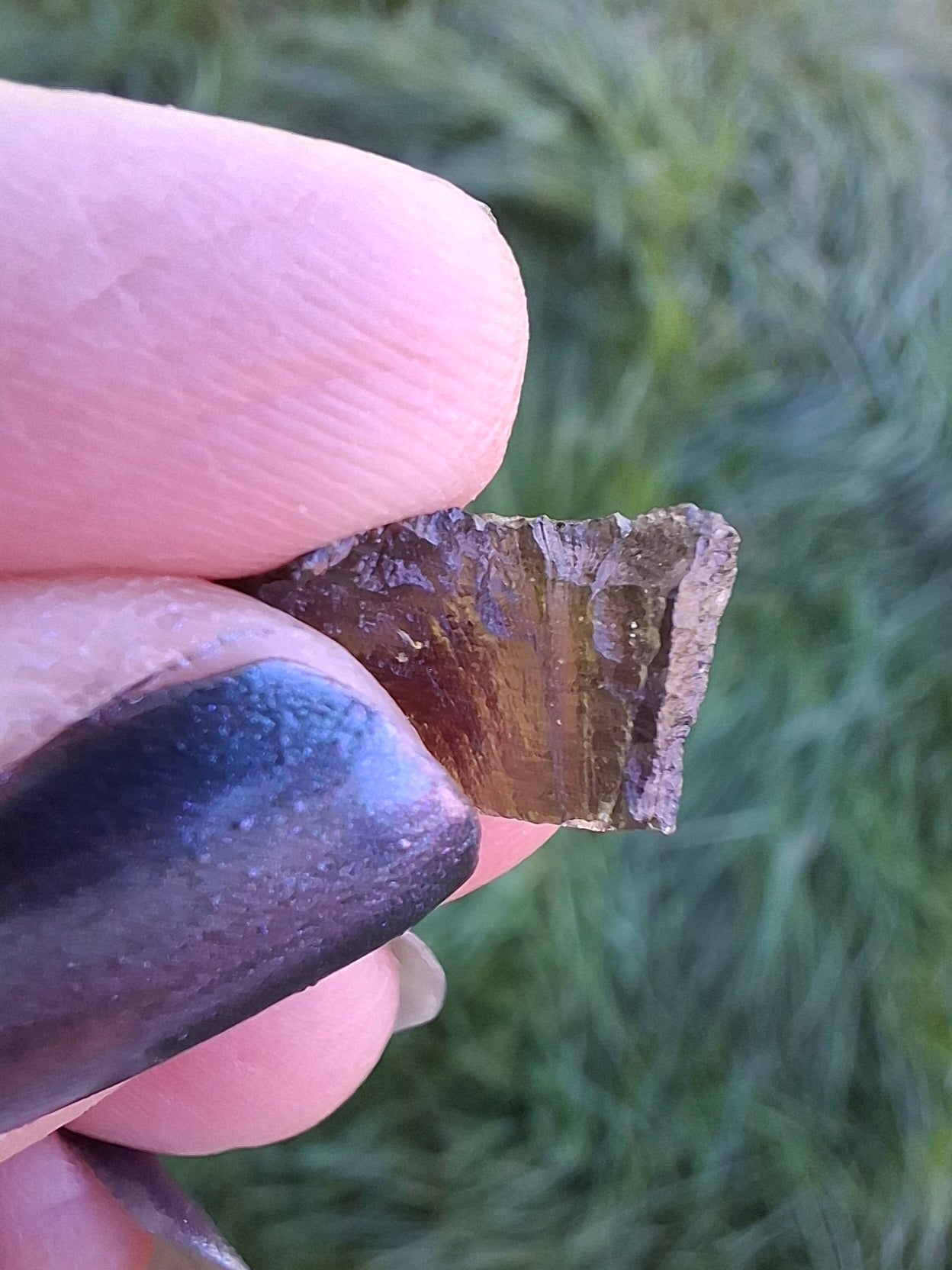 Moldavite Piece, 0.81g, Tektite (Ref: 1400)