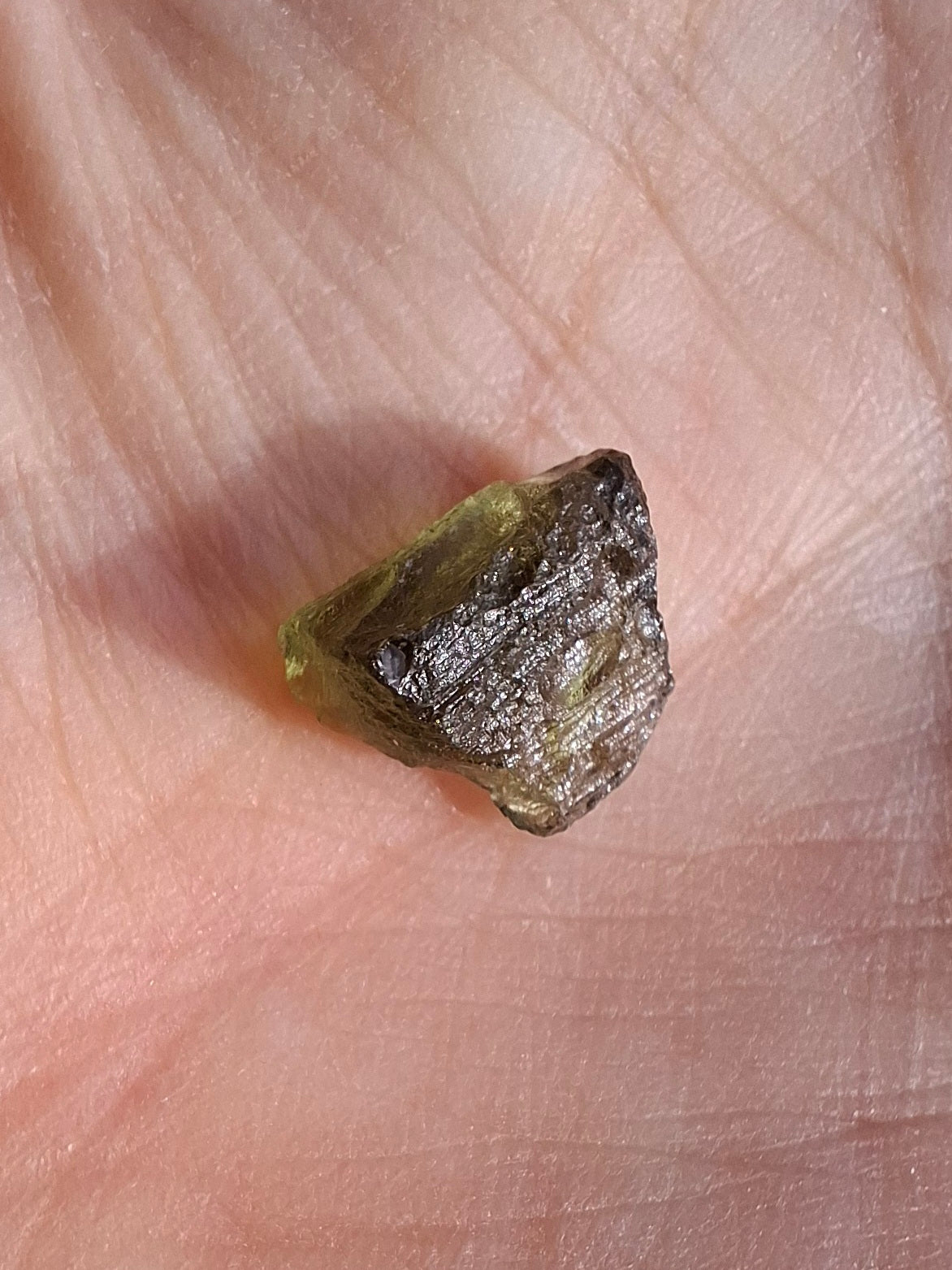 Moldavite Piece, 0.58g, Tektite (Ref: 1381)