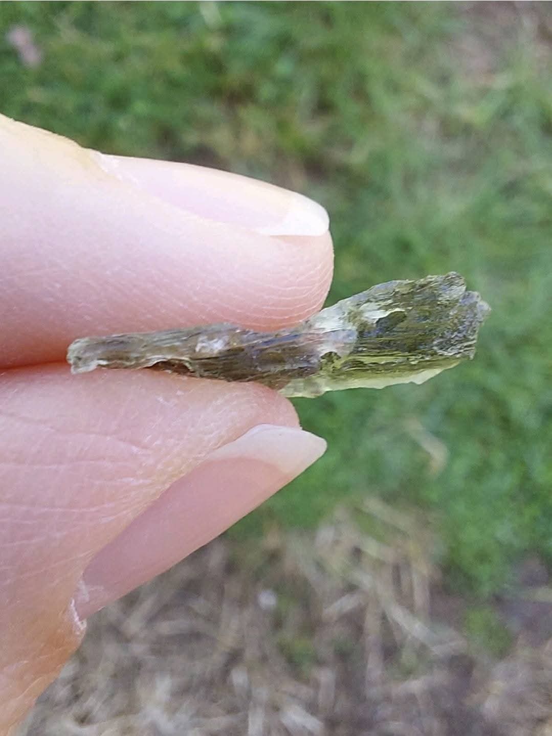 Moldavite Piece, 0.63g, Tektite (Ref: 776)