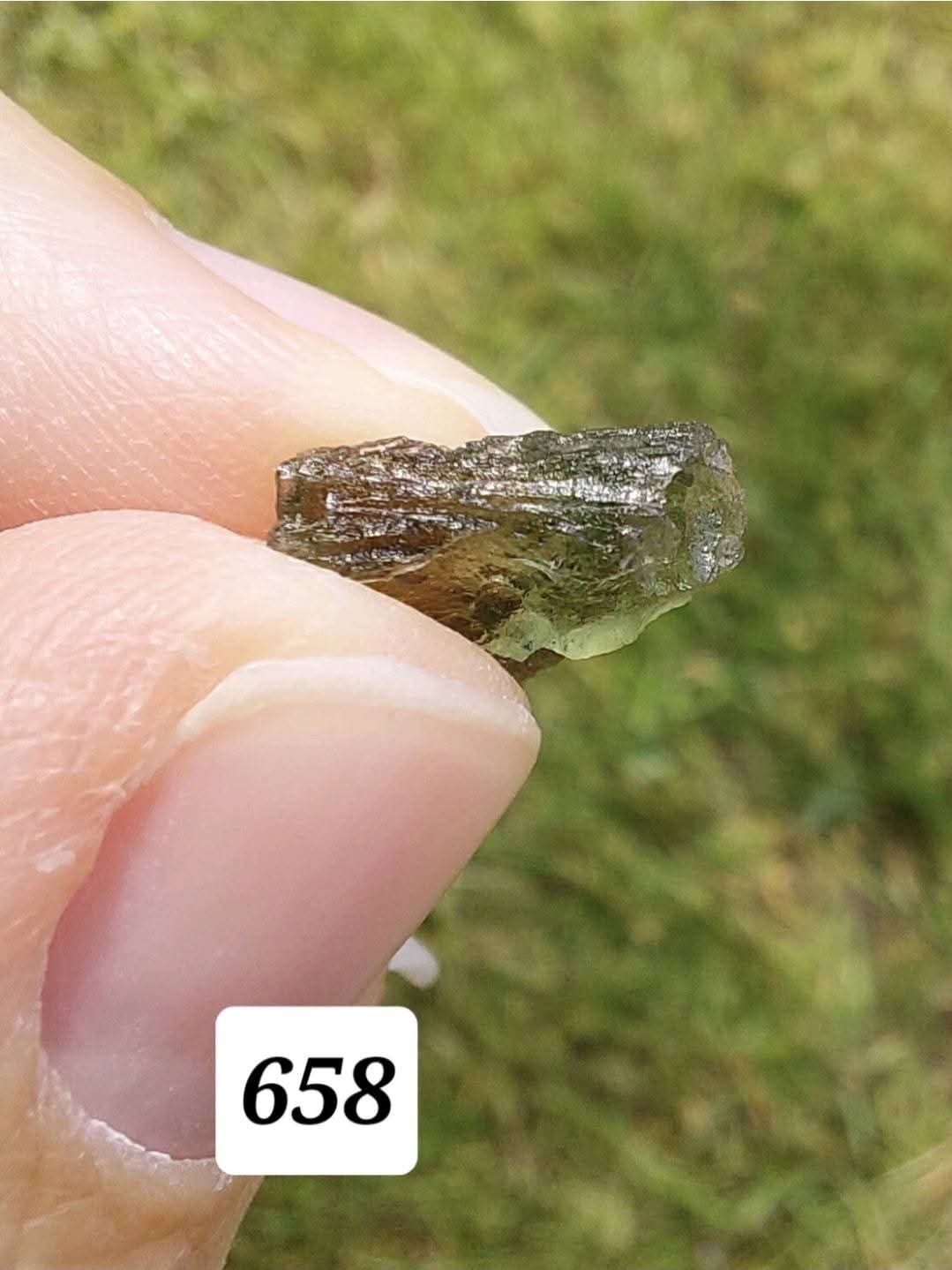 Moldavite Piece, 0.60g, Tektite (Ref: 658)