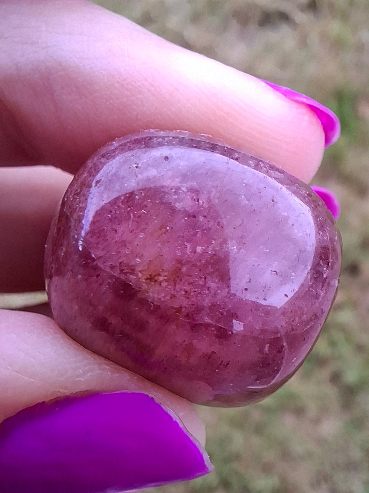 Strawberry Quartz, Tumble Stone, Crystal (Ref: T14)