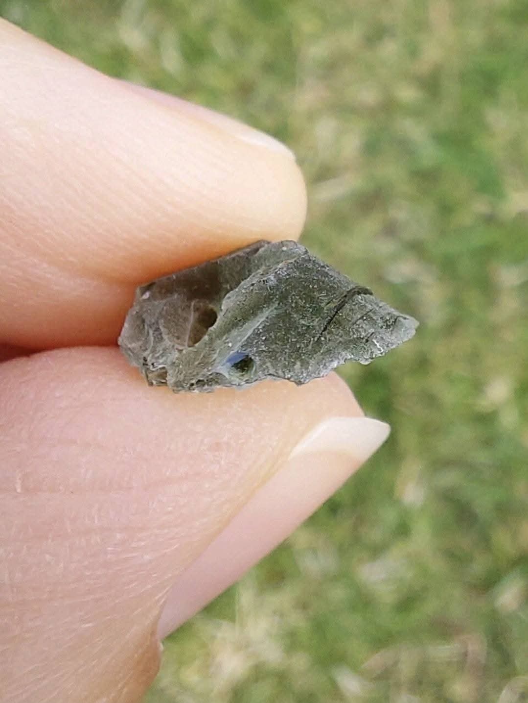 Moldavite Piece, 1.05g, Tektite (Ref: E182)