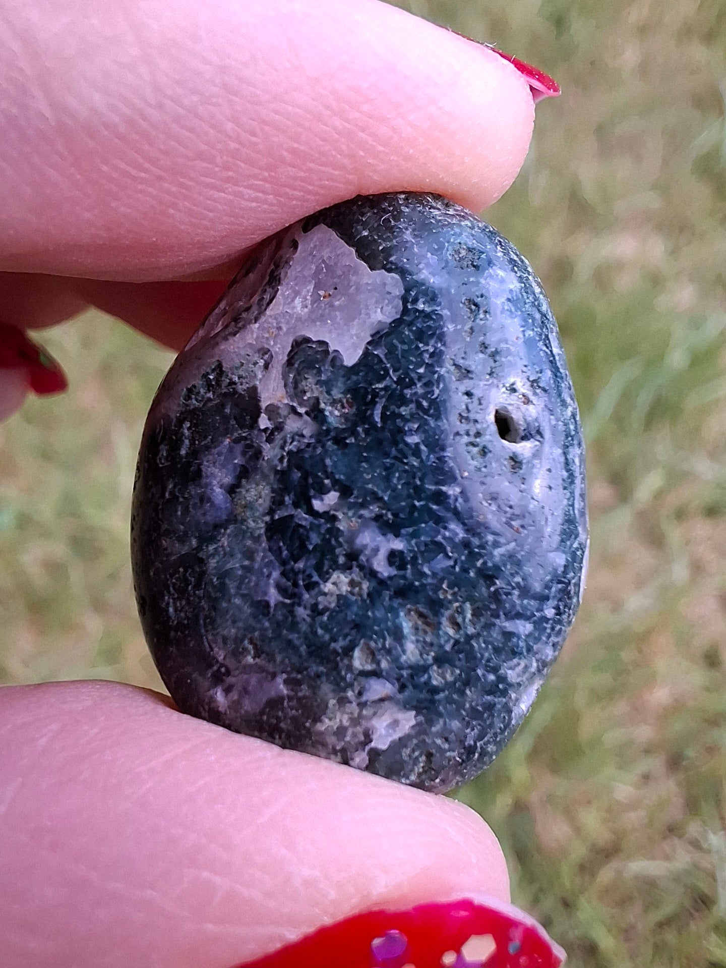 Green Moss Agate, Tumble Stone, Crystal (Ref: T170)