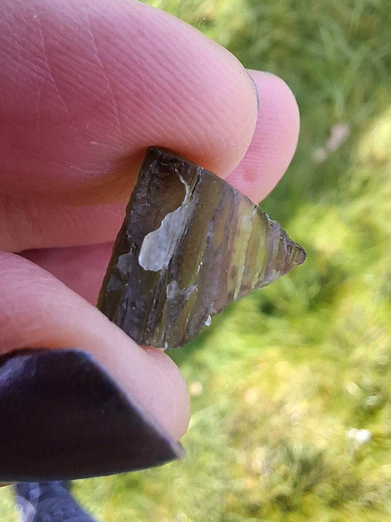Moldavite Piece, 0.85g, Tektite (Ref: 1396)