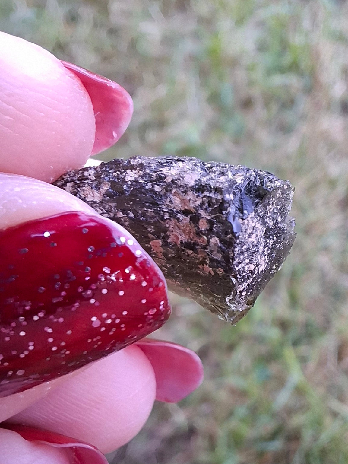 Moldavite Piece, 2.38g, Tektite (Ref: 1466)