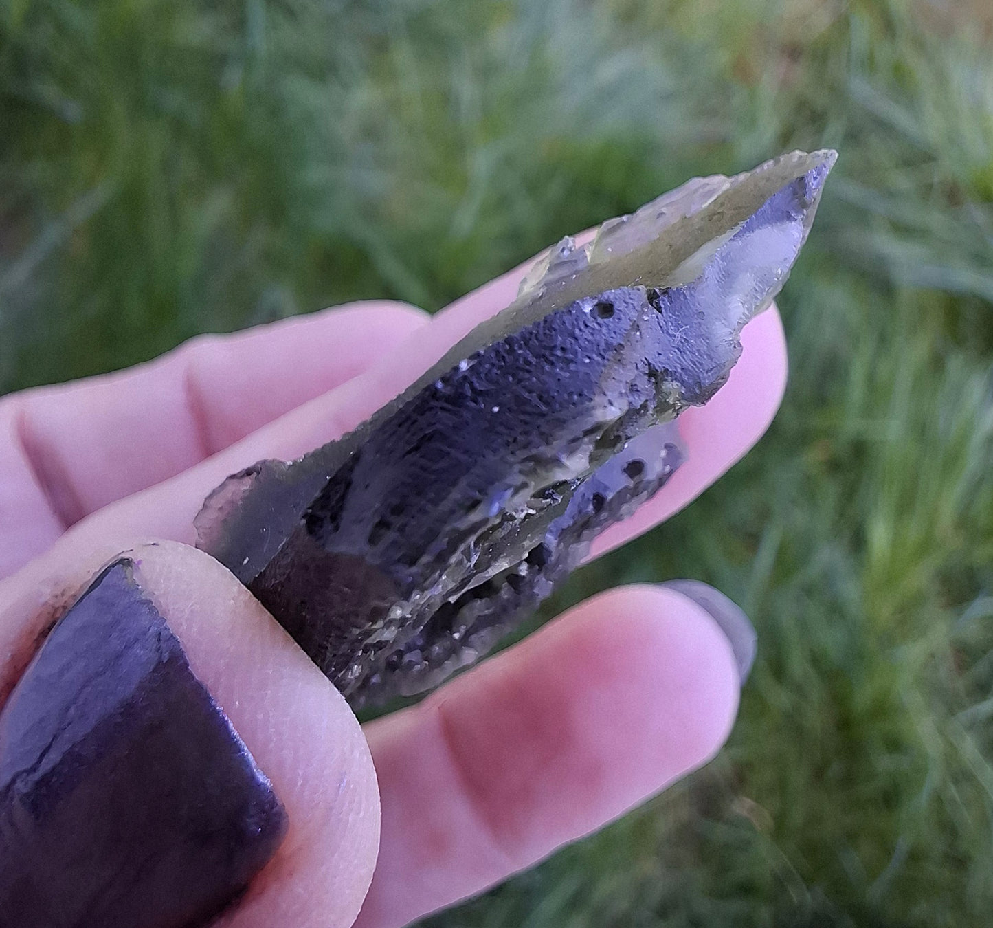 Moldavite Piece, NESMEN, 8.90g, Tektite (Ref: 1374)