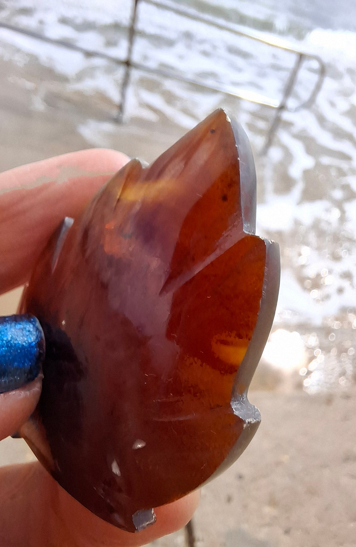 Red Amber Leaf Carving, 7.69g, Fossil (Ref: Leaf10)