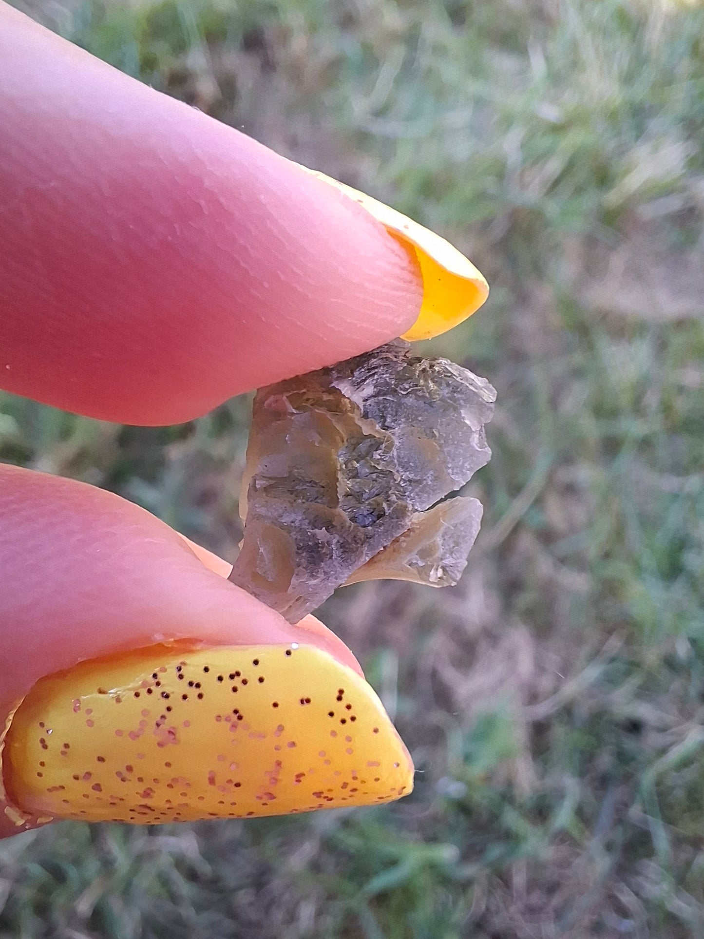 Moldavite Piece, 0.68g, Tektite (Ref: 1481)