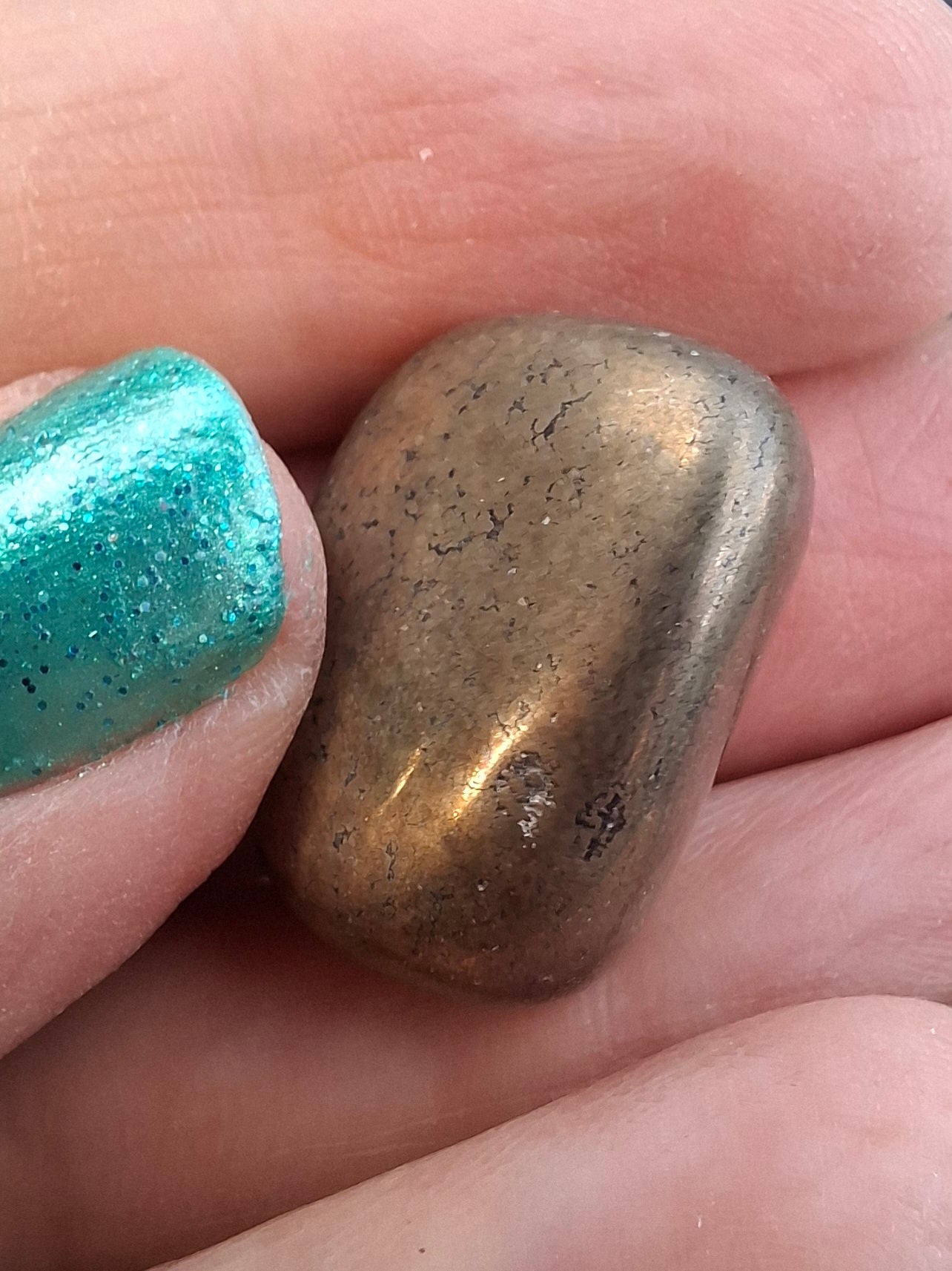 Apache Gold Tumble Stone, Crystal (Ref: T232)