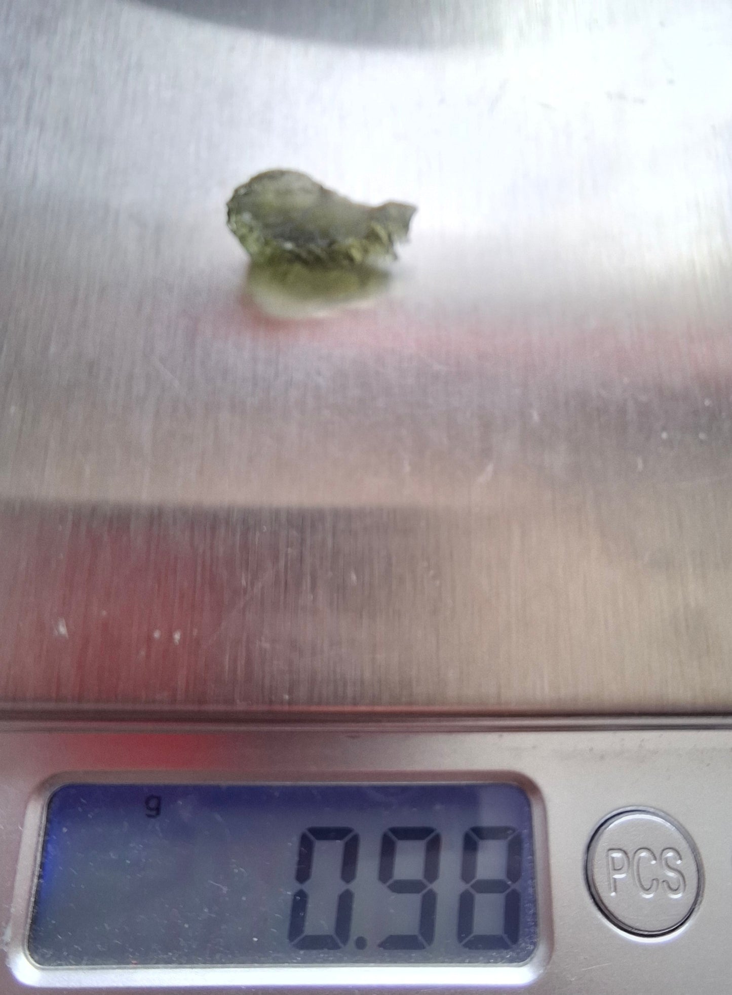 Moldavite Piece, 0.98g, Tektite (Ref: 1388)