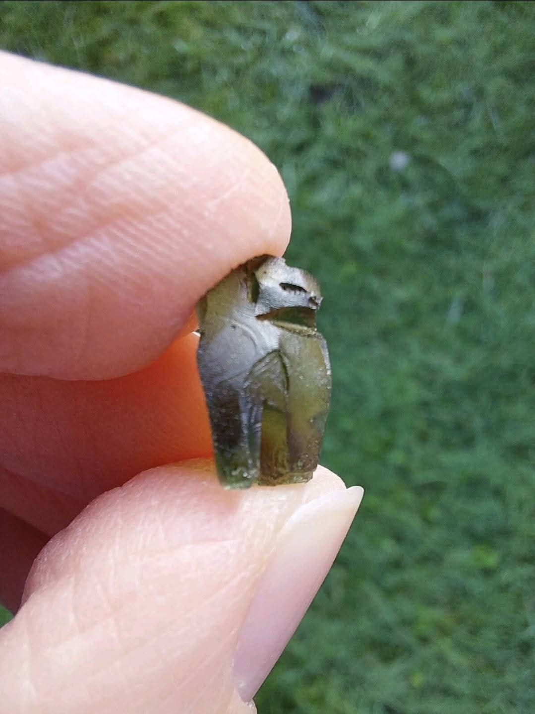 Moldavite Piece, 0.94g, Tektite (Ref: 937)