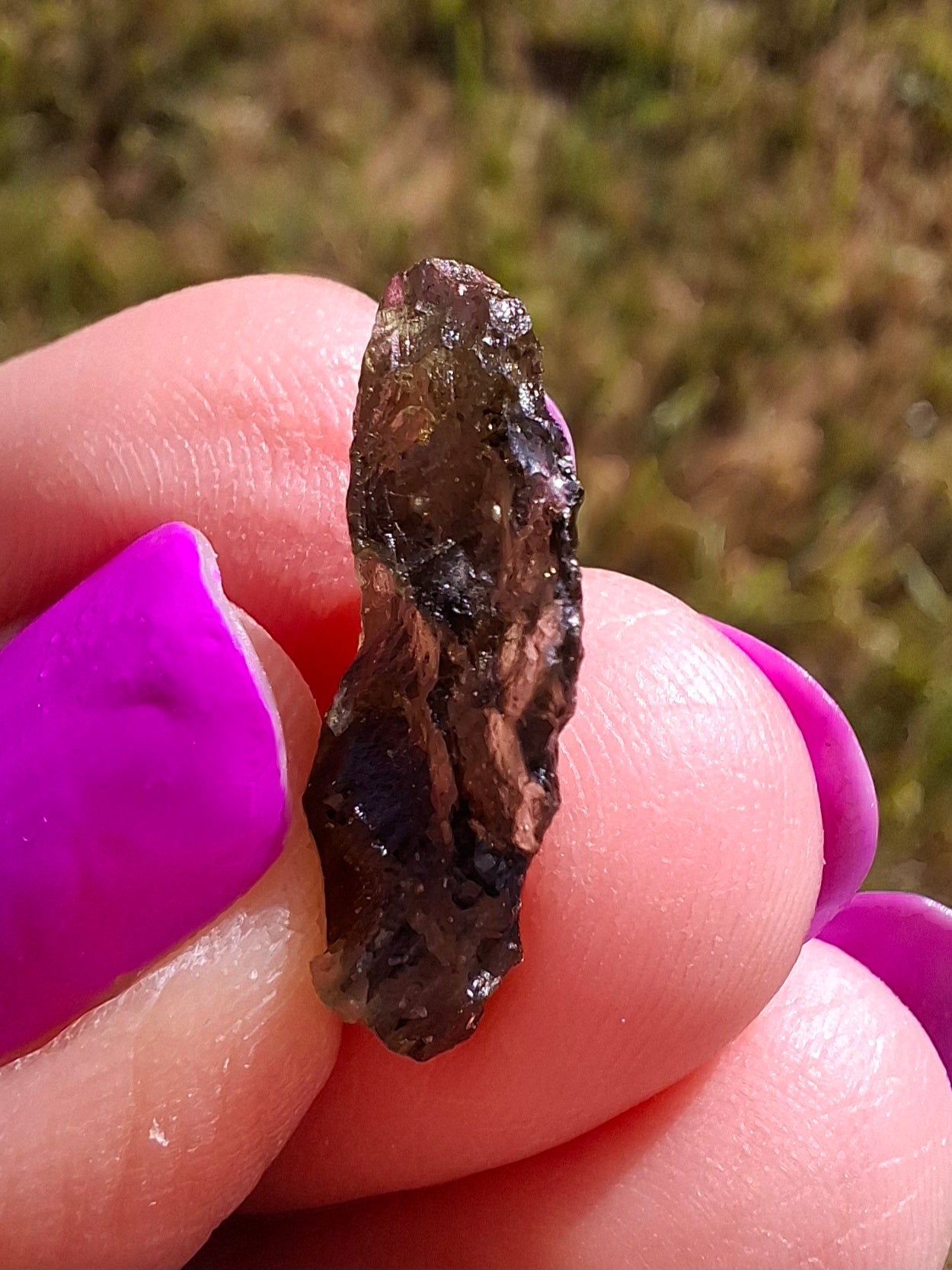 Moldavite Piece, 0.98g, Tektite (Ref: 1427)