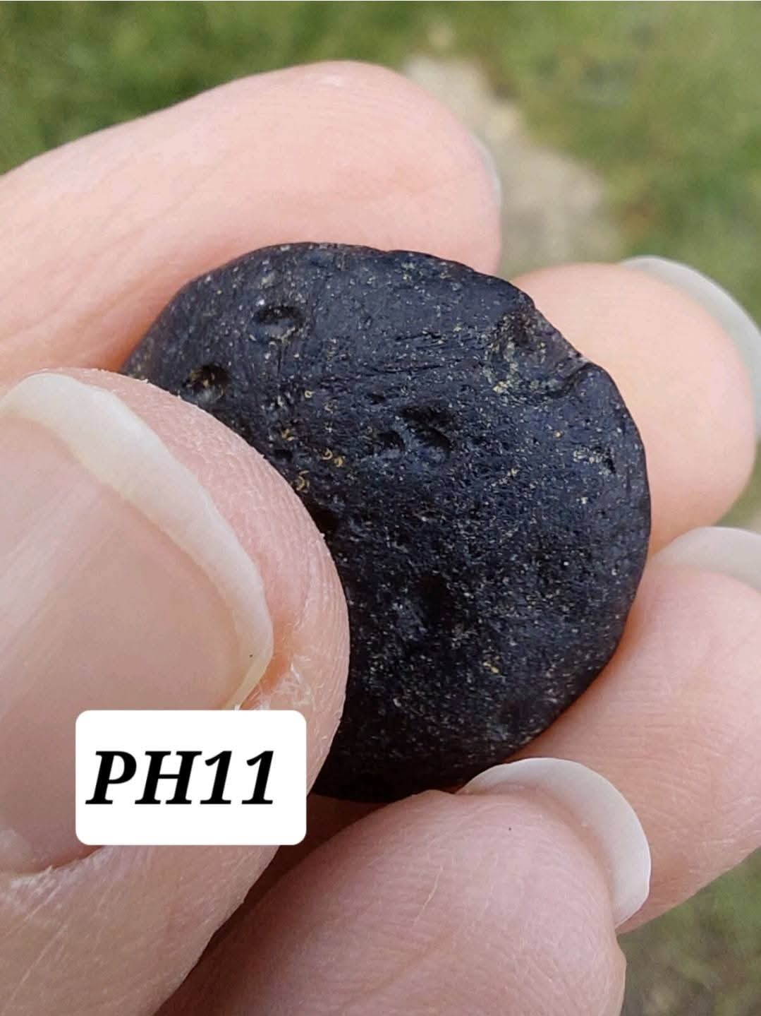 Philippinite (Rizalite), 7.48g, Tektite