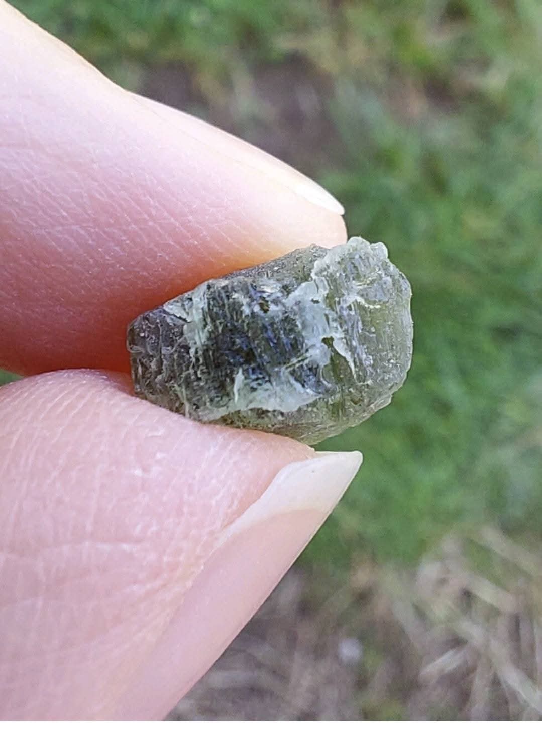Moldavite Piece, 0.93g, Tektite (Ref: 775)