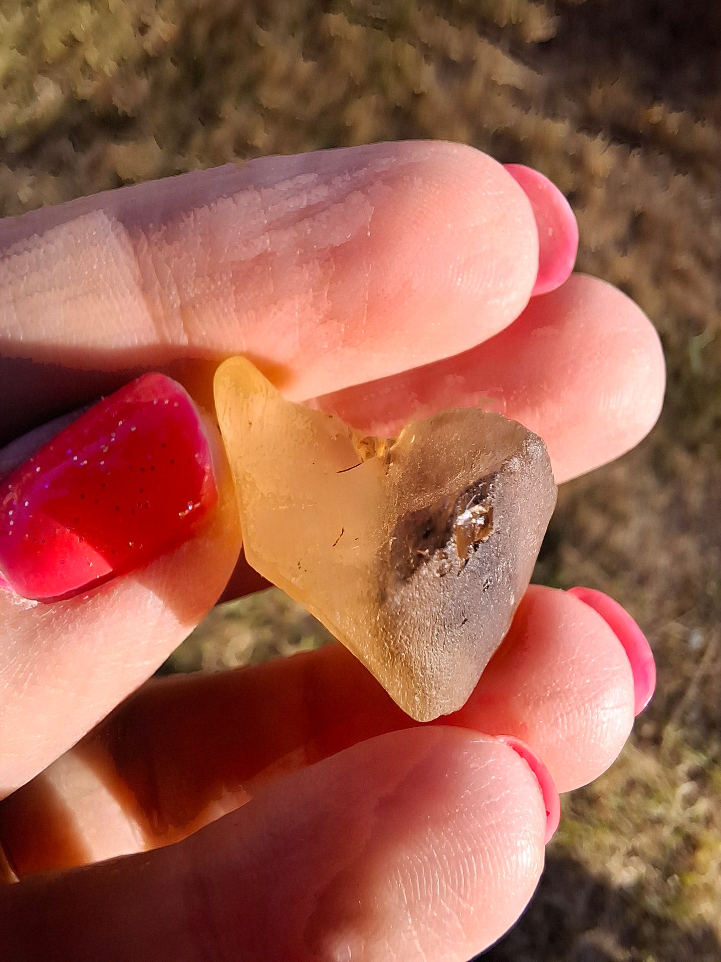 Libyan Desert Glass (darker) Piece, 7.00g, Tektite (Ref: L1373)