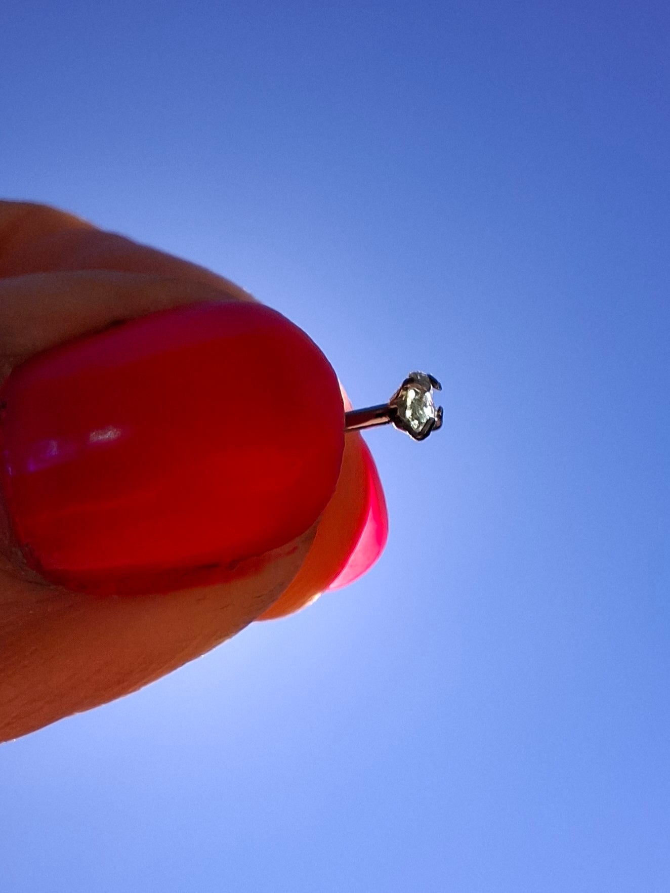Moldavite (raw) NOSE STUD, 18G, L Shape, Surgical steel, Tektite (Ref: N9)