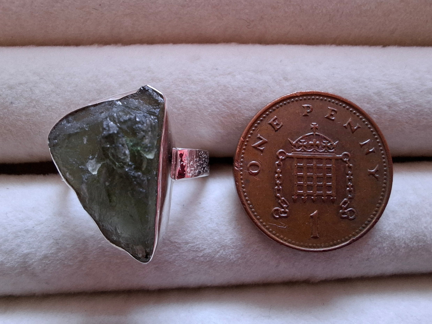 Moldavite Ring, size small K, 925 Silver, Tektite (Ref: R299)