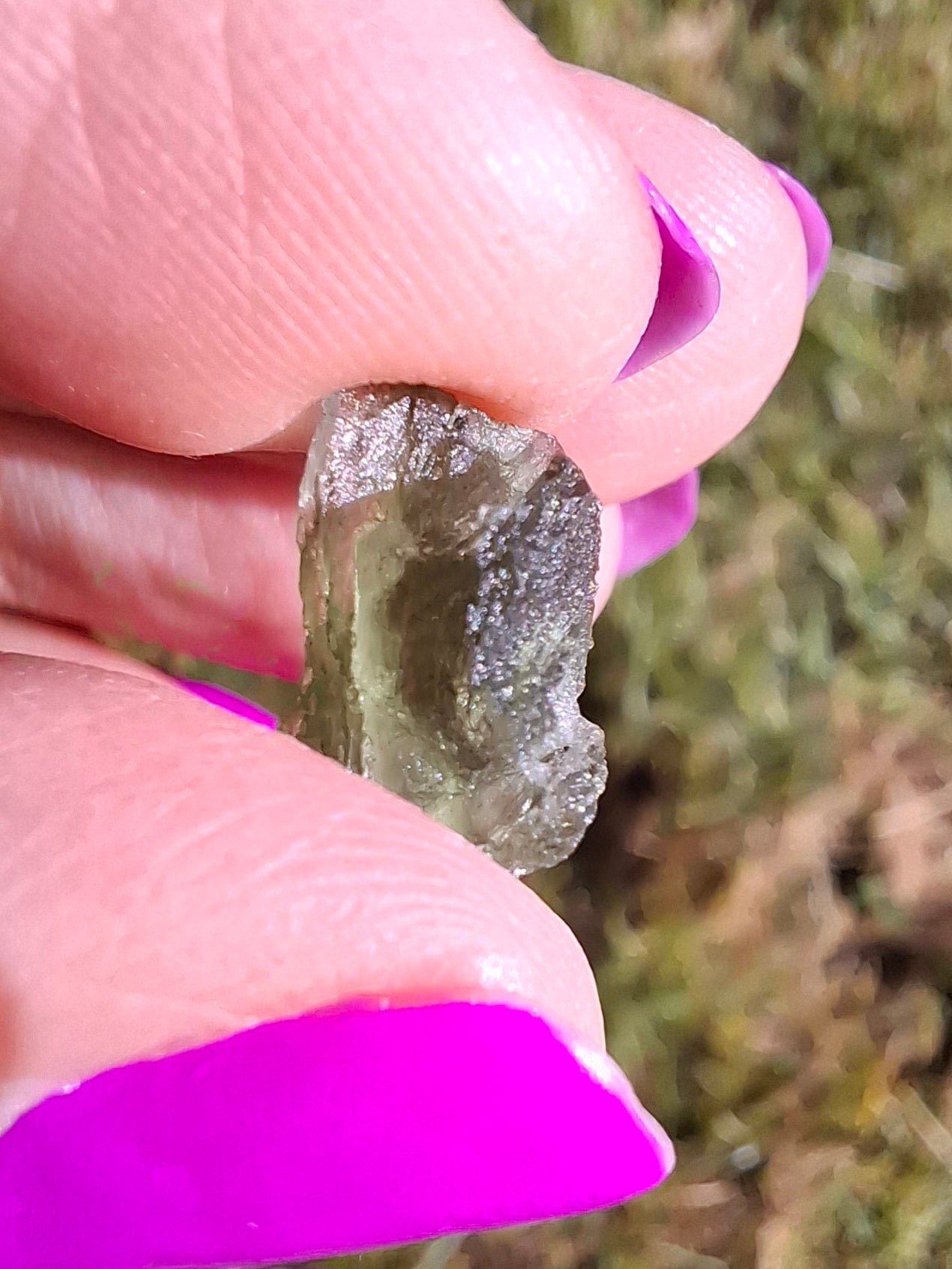 Moldavite Piece, 0.84g, Tektite (Ref: 1445)