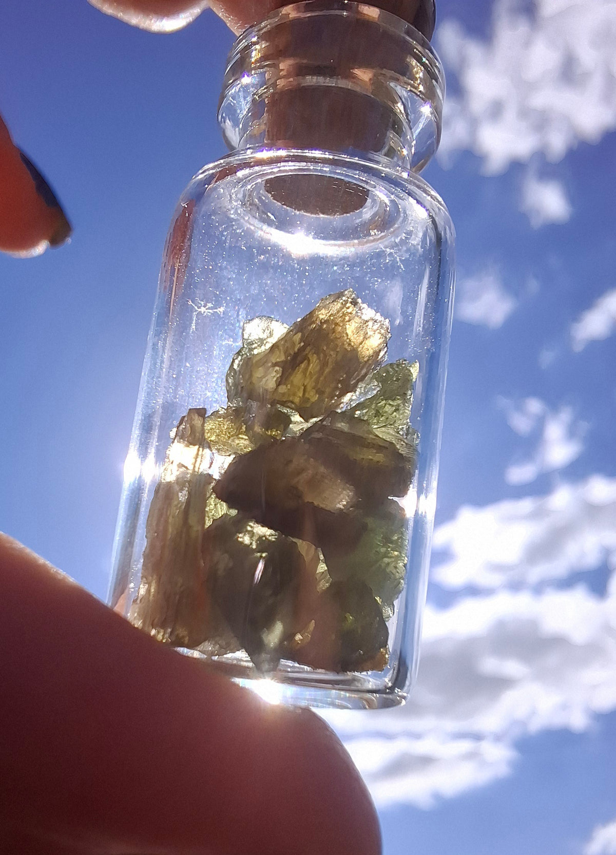 Moldavite Chips (2.00g) in 3ml Bottle, Tektite (Ref: B42)