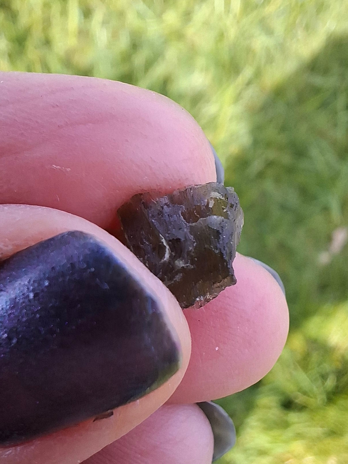 Moldavite Piece, 0.50g, Tektite (Ref: 1395)